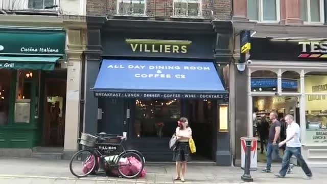 The Villiers frontage, our first stop for a drink in 2015.