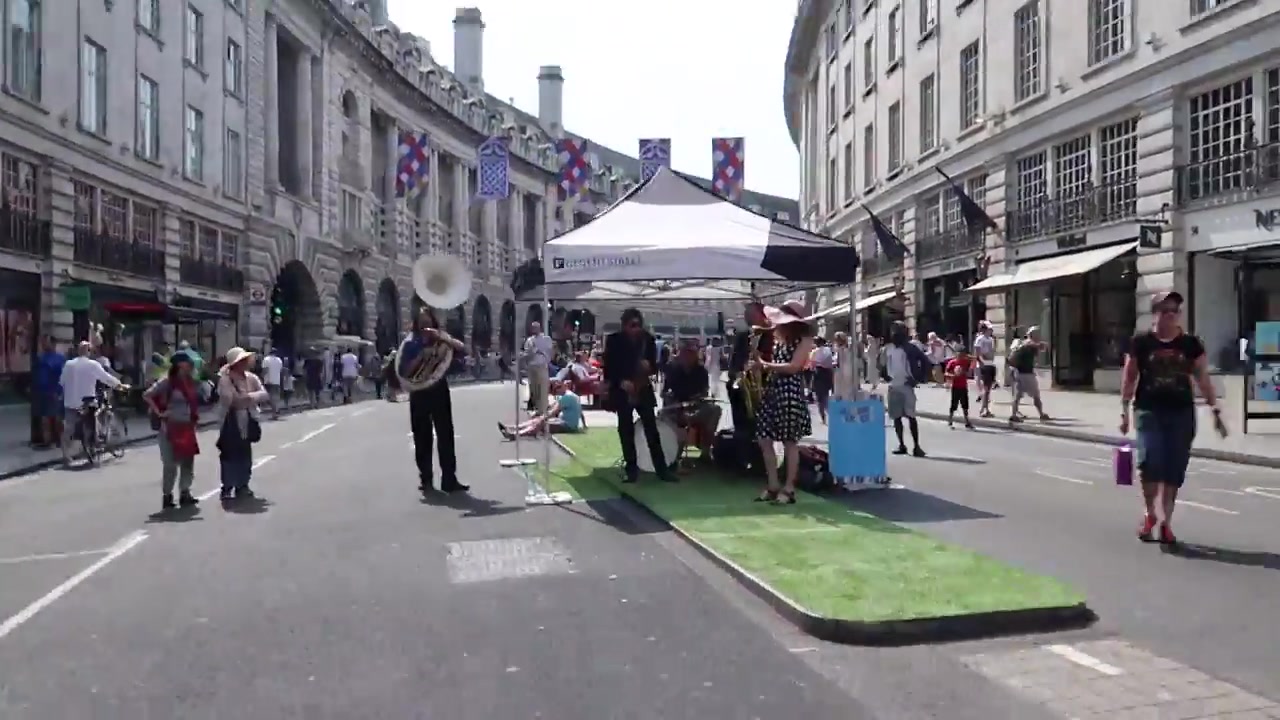 Barry Roberts arriving at Piccadilly Circus on the walk to Regent Street Summer Streets