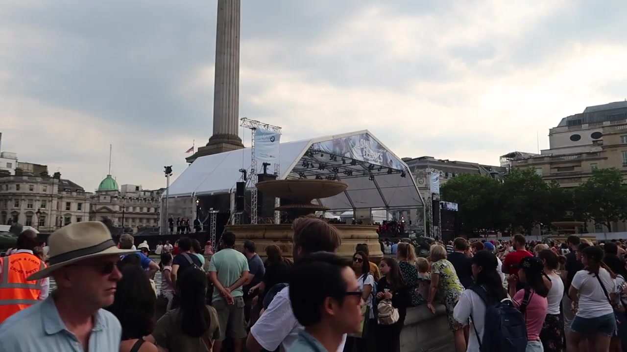 Large audience watching the BMW Classics concert in Trafalgar Square
