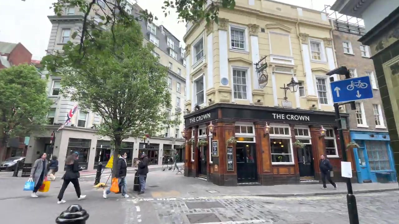 The Crown pub on the corner of Monmouth Street and Shorts Gardens facing Seven Dials.