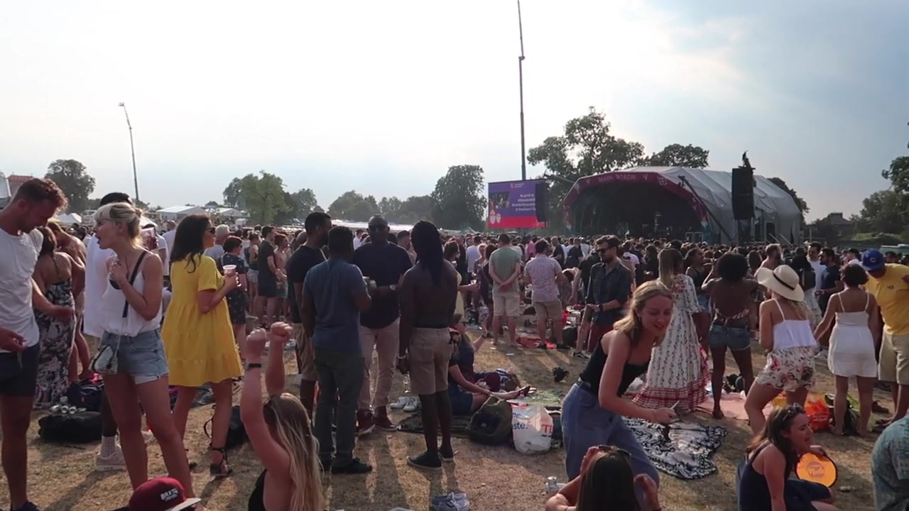 Festival crowd gathered for an afternoon performance at Lambeth Country Show