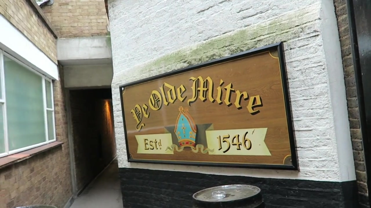 Ye Olde Mitre sign in Ely Court displaying the traditional date 1546