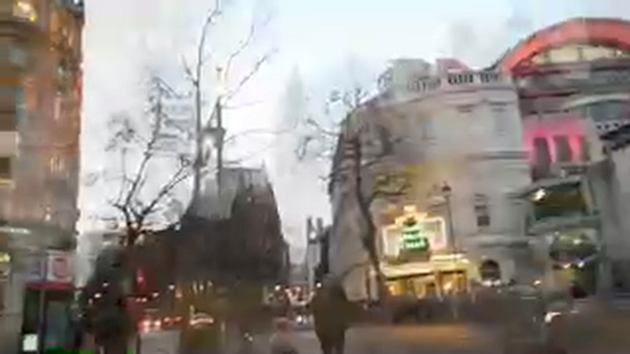 London street near Hyde Park and Knightsbridge during a February 2017 evening walk
