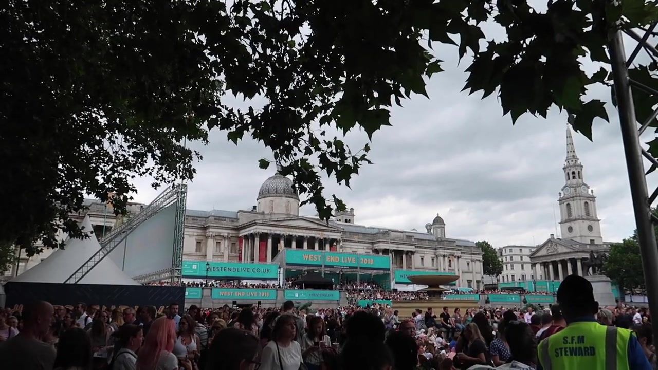 West End LIVE crowd between the National Gallery and St Martin-in-the-Fields