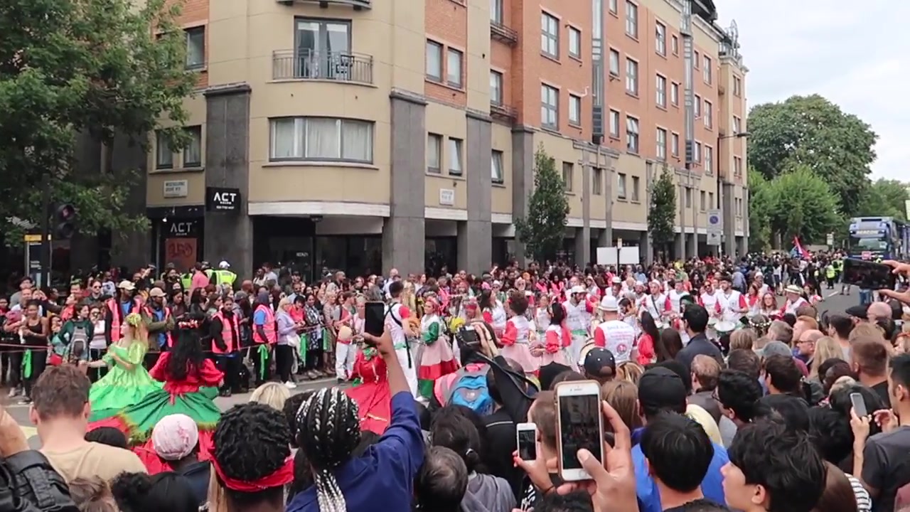 Colourful Notting Hill Carnival parade watched by crowds in 2018