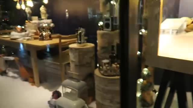 Christmas window display at Peter Jones in Chelsea in November 2016
