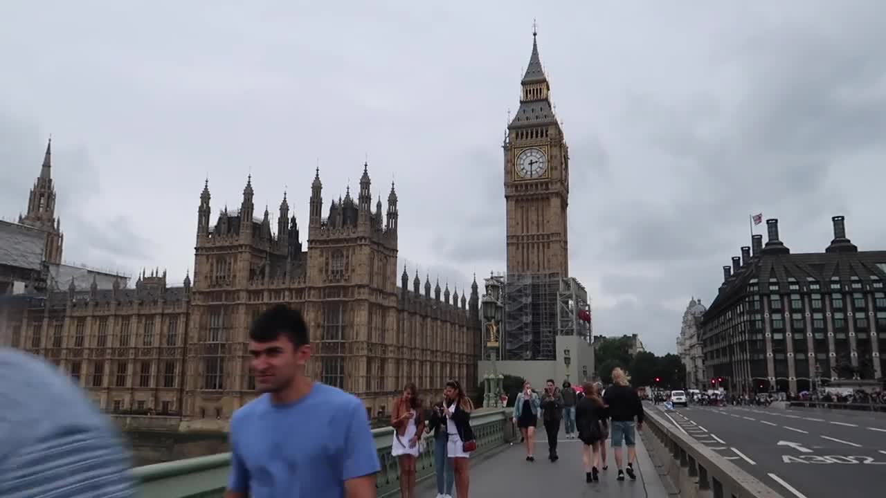 Palace of Westminster and Elizabeth Tower beneath an overcast sky