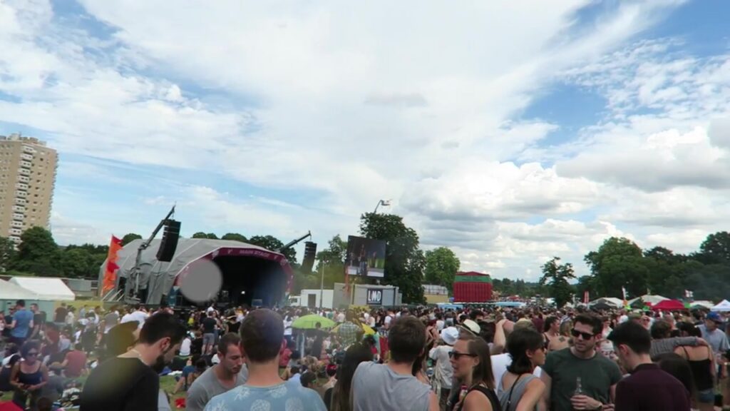 Crowd facing the main stage at Lambeth Country Show 2016