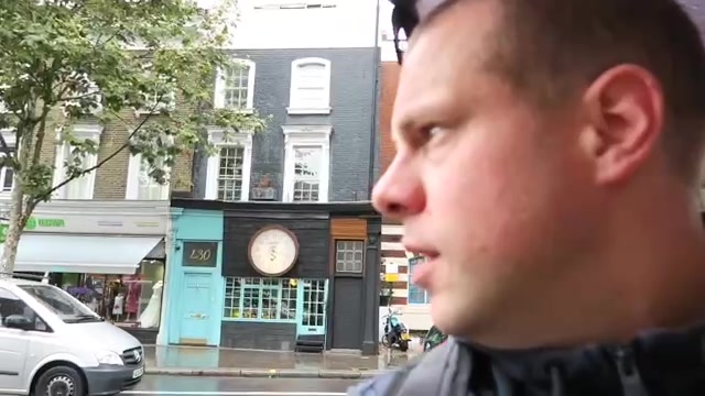 World’s End shop with large clock behind Barry on King’s Road