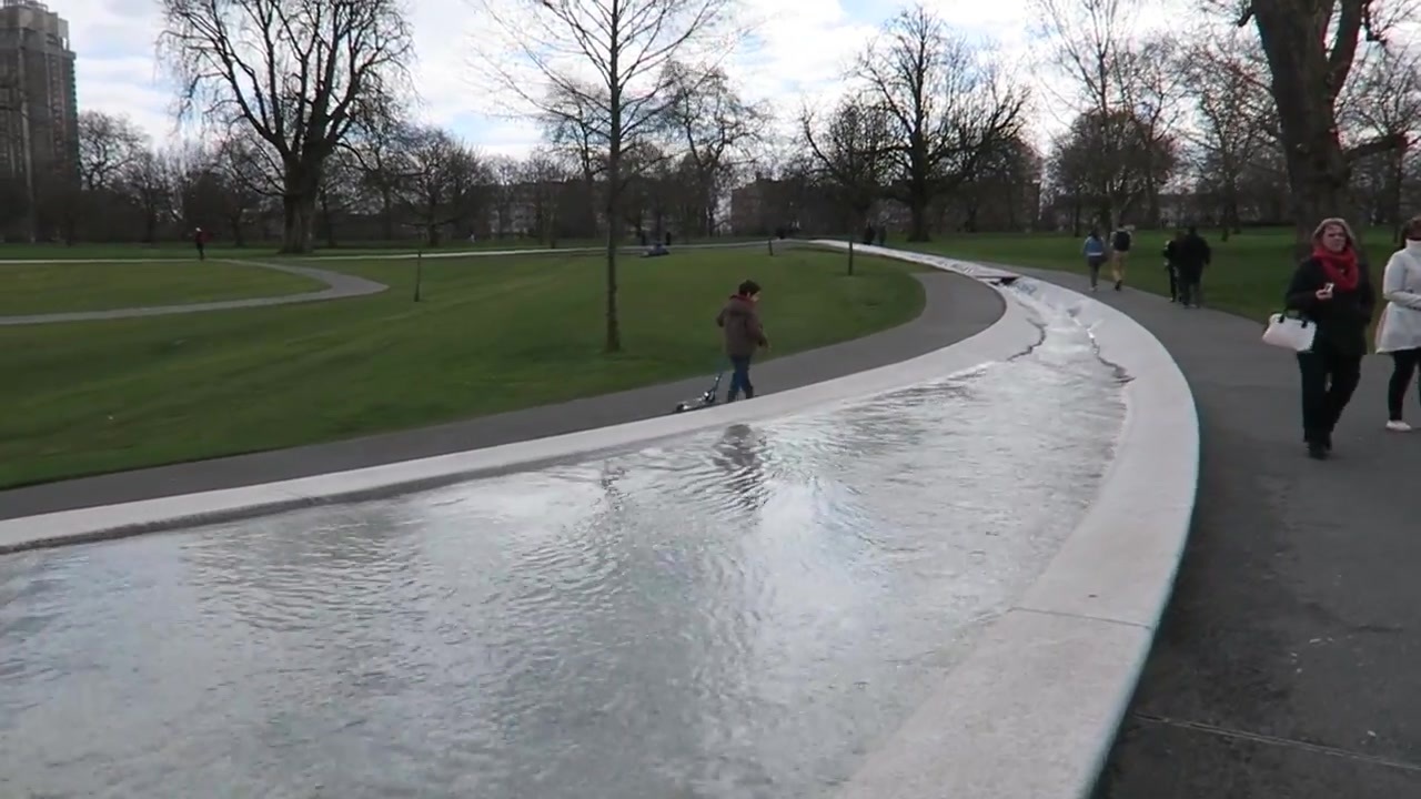 Flowing water at the Diana, Princess of Wales Memorial Fountain in 2015.