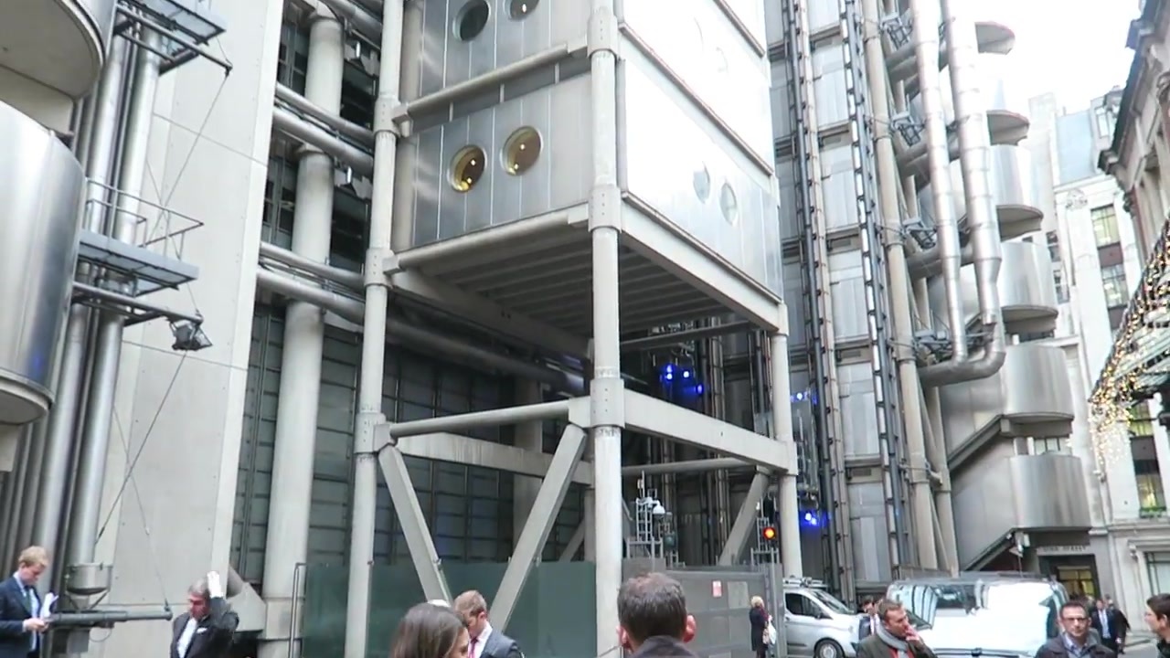 Exposed services and steel structure of the Lloyd’s building