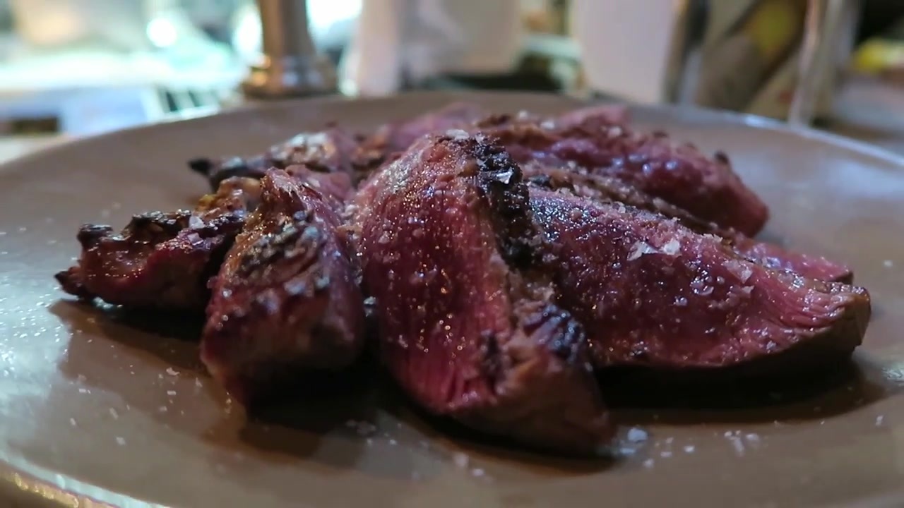 Sliced Ibérico presa served at Morada Brindisa Asador in 2015