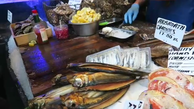 Seafood displayed at a Borough Market stall during the 2016 visit.